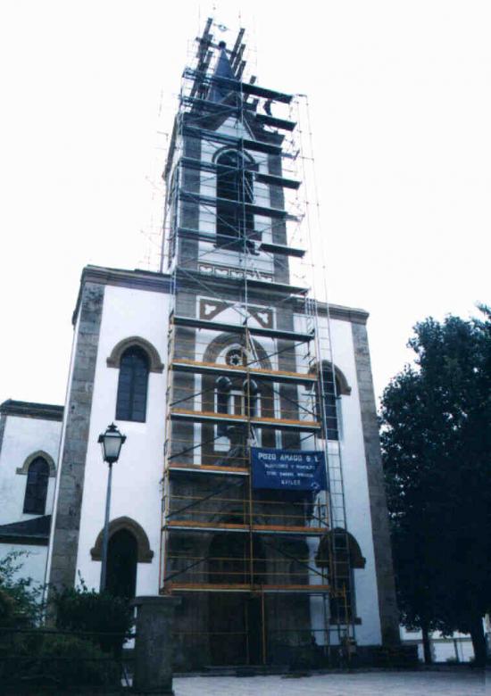 Montamaterial Haemmerlin Maxial vertical en iglesia