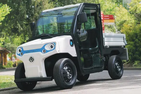 Vehículo 100 % eléctrico Goupil G2. Camping Bayona Playa