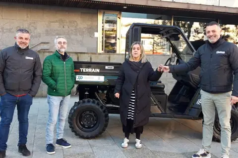 Vehículo 4x4 Corvus Terrain DX4. Concello de Cangas