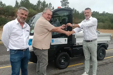 Vehículo eléctrico Goupil G4M. Concello de Nogueira de Ramuín