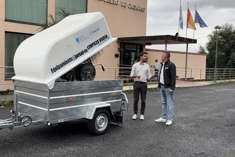 Remolque de limpieza viaria de alta presión. Concello de Cabanas